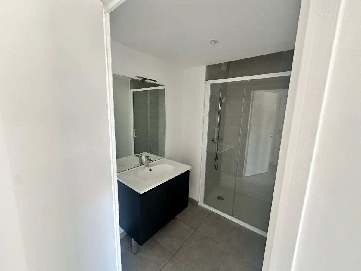
																																							3 pièces - 
																																						1er étage - 62m² - 799,00 € - Photo #4