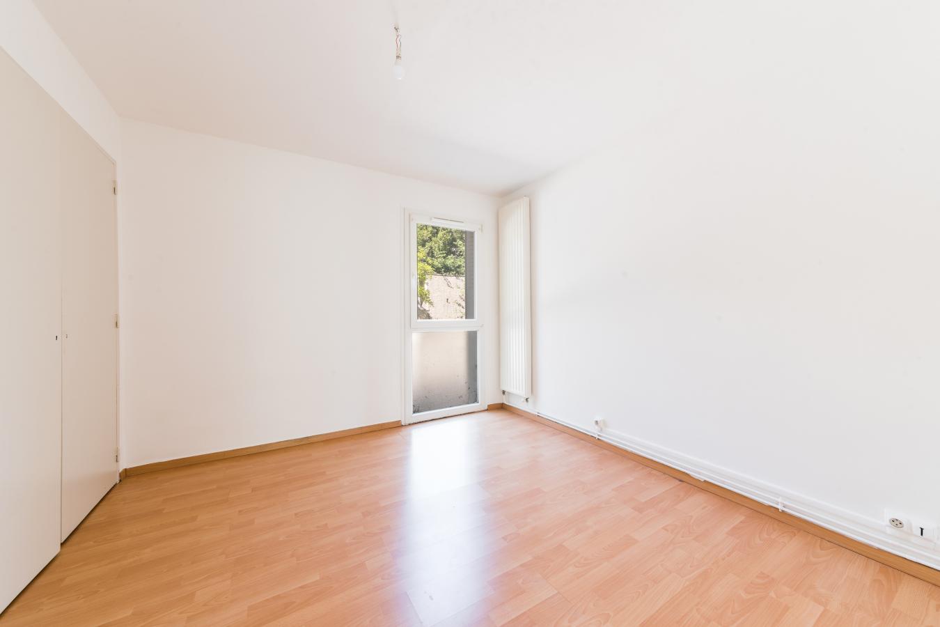 
																																							5 pièces - 
																																						1er étage - 81m² - 1 180,17 € - Photo #3