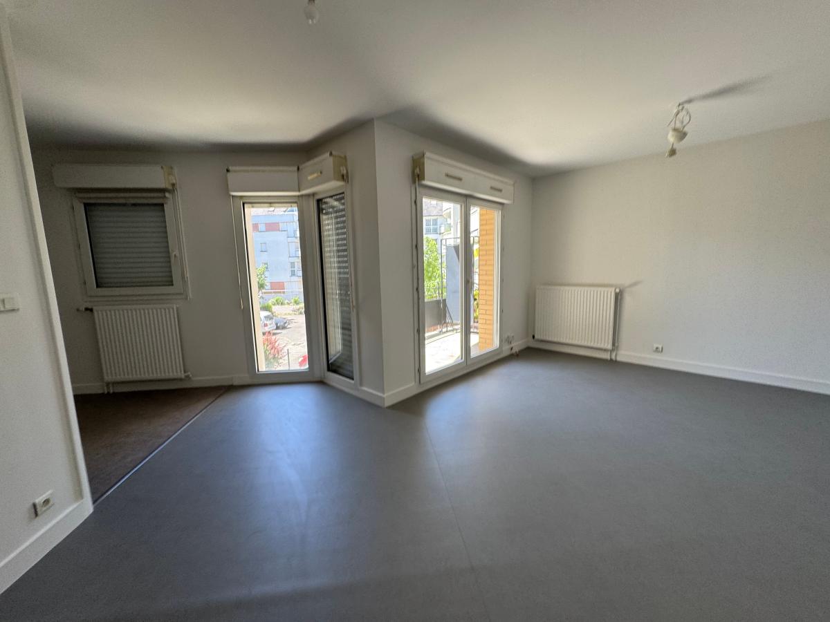 
																			3 pièces - 
																		1er étage - 72m² - 160 000 € - Photo #0