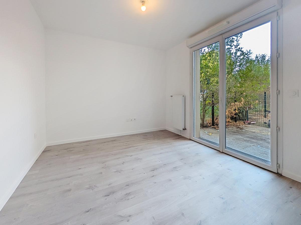 
																																							3 pièces - 
																																						RDC - 59m² - 1 080,65 € - Photo #1