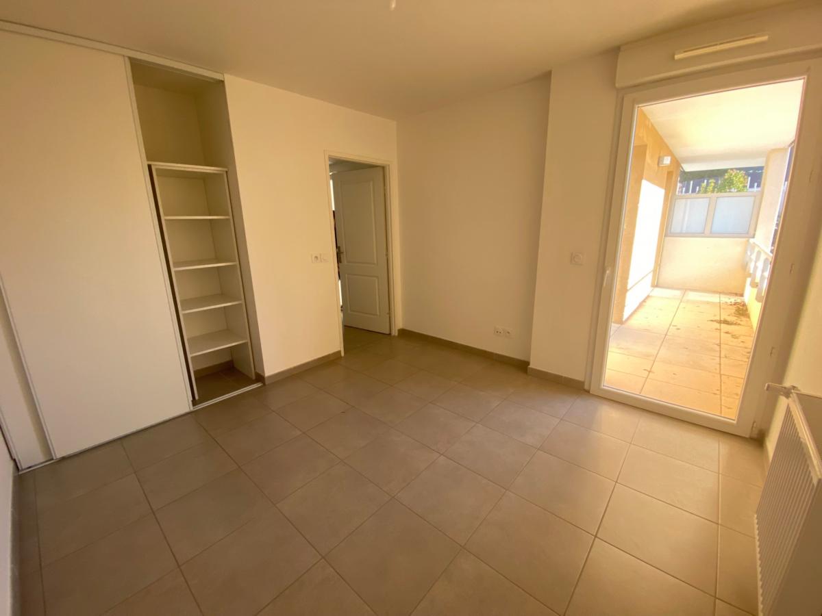 4 pièces -
2ème étage - 83m² - 1 199,31 € - Photo #2