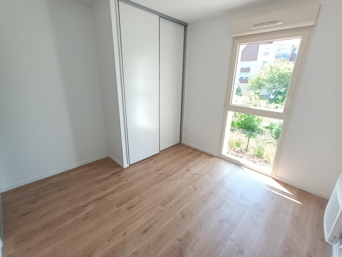 
																																							2 pièces - 
																																						3ème étage - 49m² - 632,89 € - Photo #3