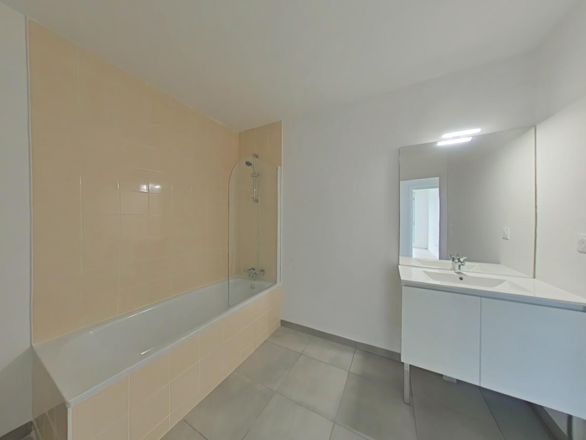 4 pièces - 4ème étage - 89m² - 1 050,77 € - Photo #4