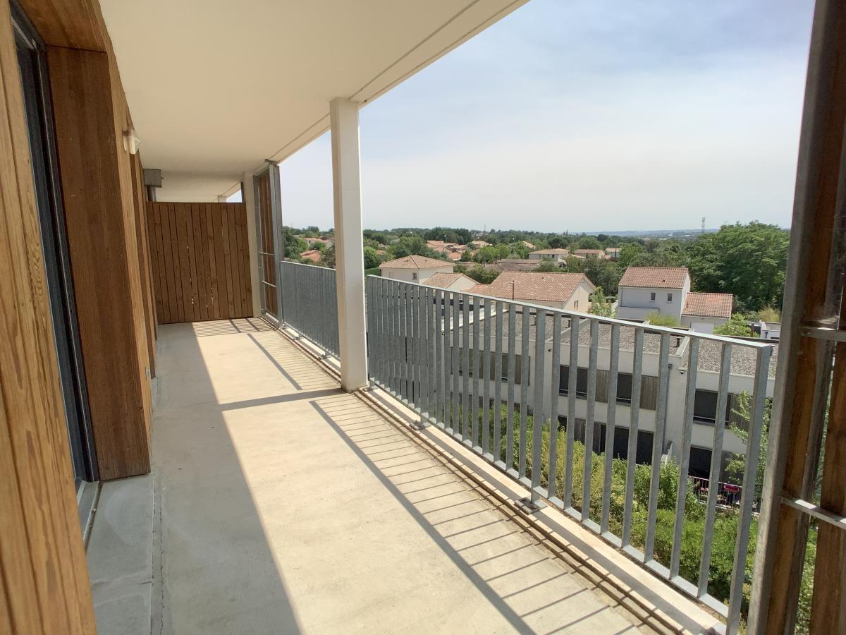 
																																							3 pièces - 
																																						2ème étage - 62m² - 219 000 € - Photo #2