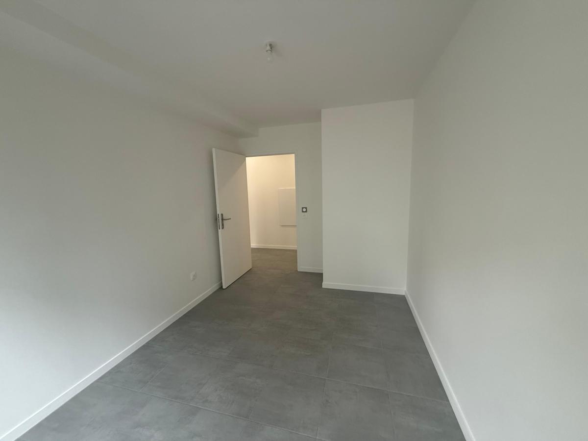 
																			2 pièces - 
																		3ème étage - 52m² - 1 158,60 € - Photo #5