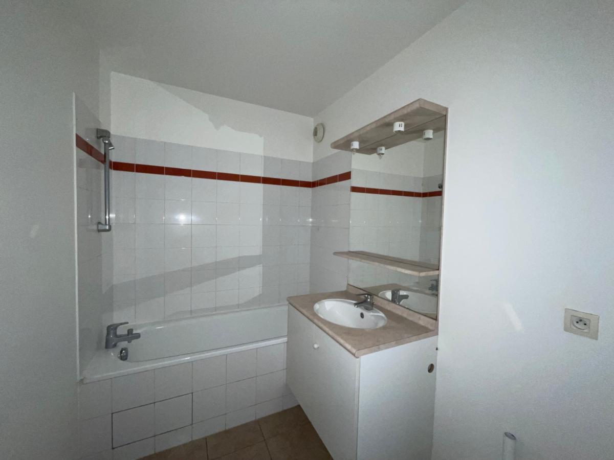
																			3 pièces - 
																		4ème étage - 67m² - 1 301,21 € - Photo #4
