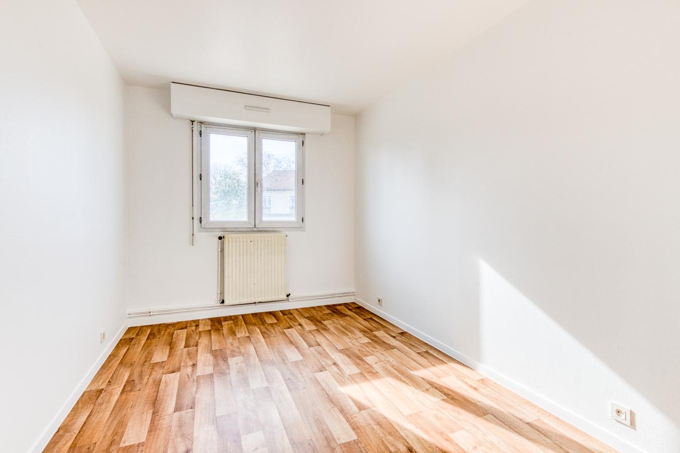 
																			4 pièces - 
																		1er étage - 82m² - 325 000 € - Photo #3