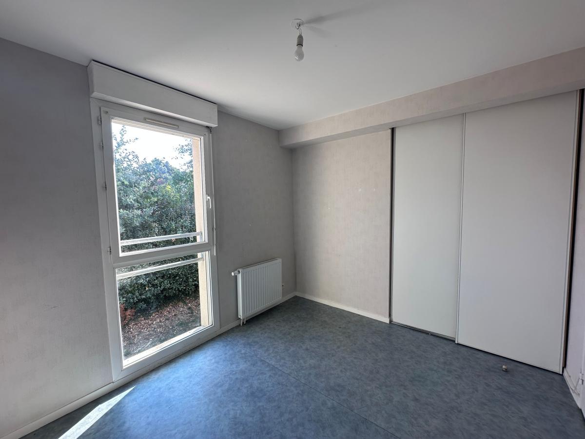 
																																							6 pièces - 
																																						RDC - 126m² - 1 391,24 € - Photo #4
