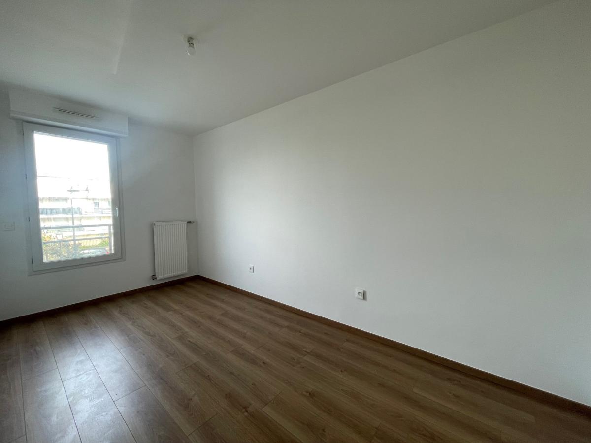 3 pièces - 2ème étage - 62m² - 1 008,32 € - Photo #3