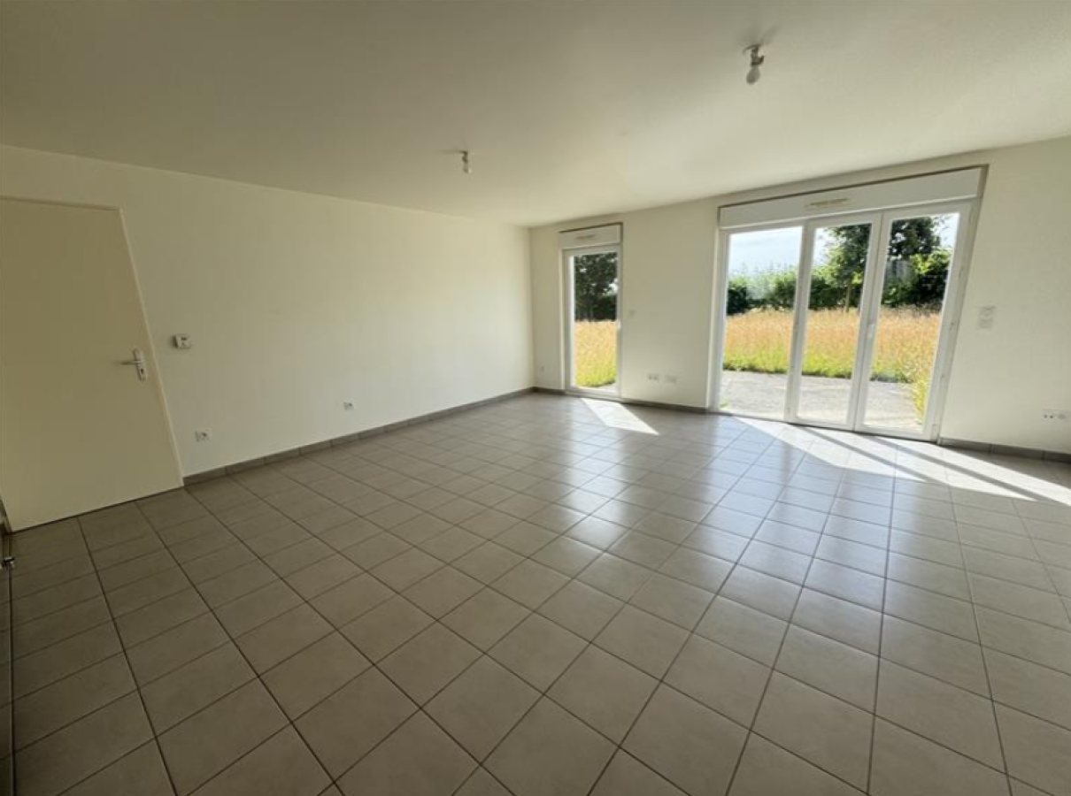 
																																							5 pièces - 
																																						RDC - 105m² - 824,29 € - Photo #4