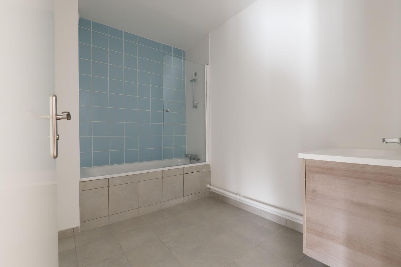 
																			3 pièces - 
																		3ème étage - 63m² - 1 057,54 € - Photo #3