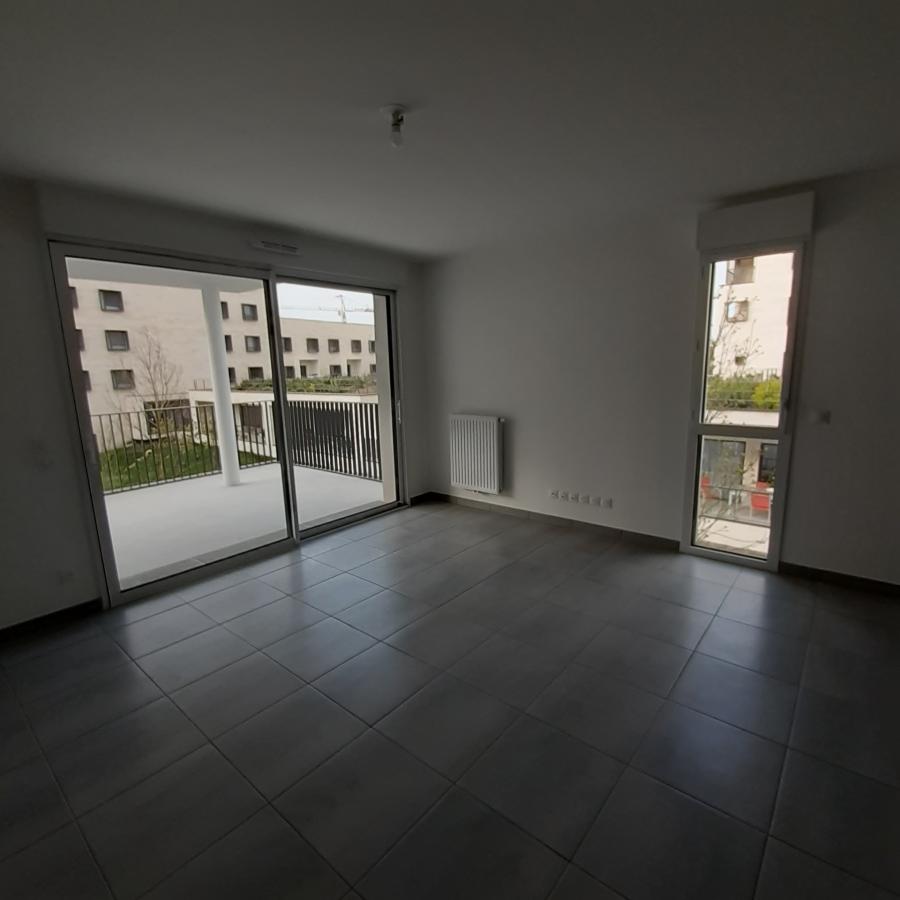 
																																							4 pièces - 
																																						2ème étage - 87m² - 1 057,66 € - Photo #3