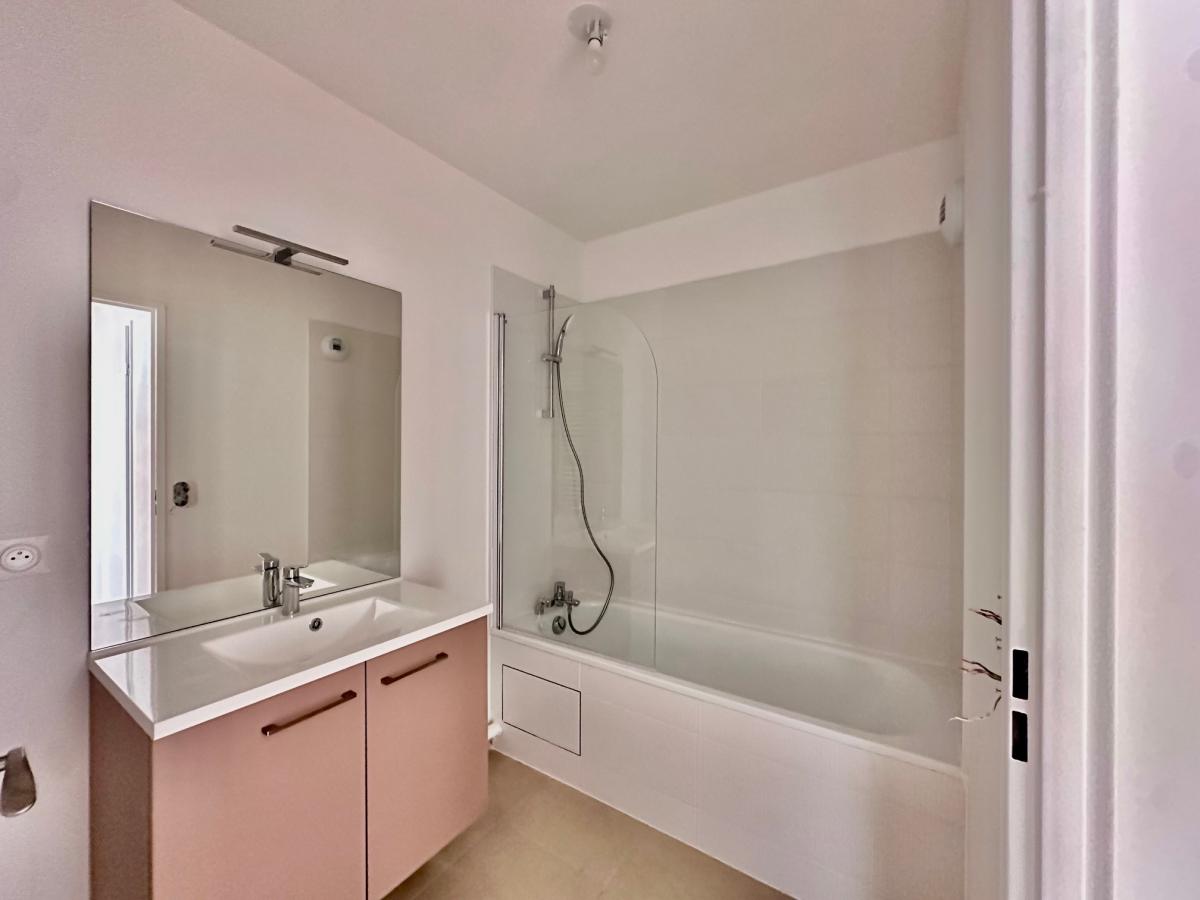 
																			2 pièces - 
																		1er étage - 42m² - 981,30 € - Photo #4