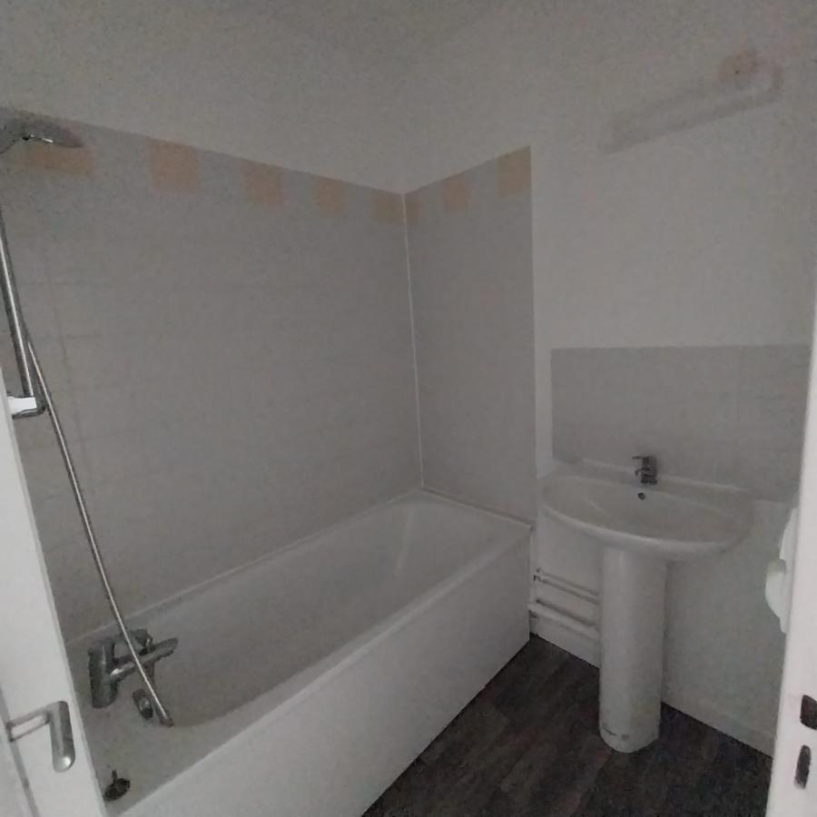 
																			4 pièces - 
																		3ème étage - 77m² - 156 000 € - Photo #7