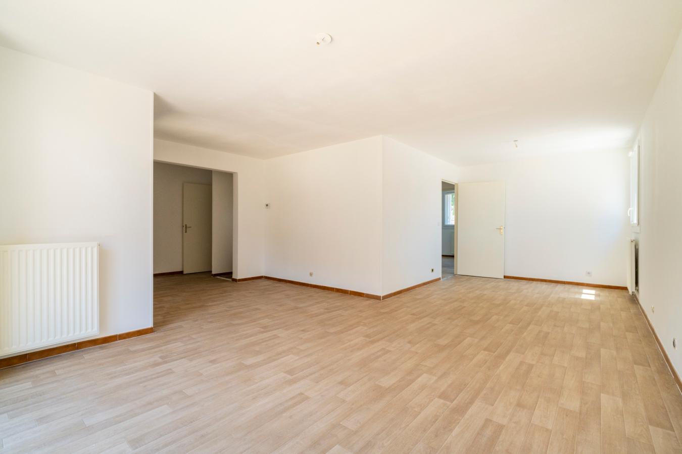 
																																							6 pièces - 
																																						RDC - 112m² - 220 000 € - Photo #5