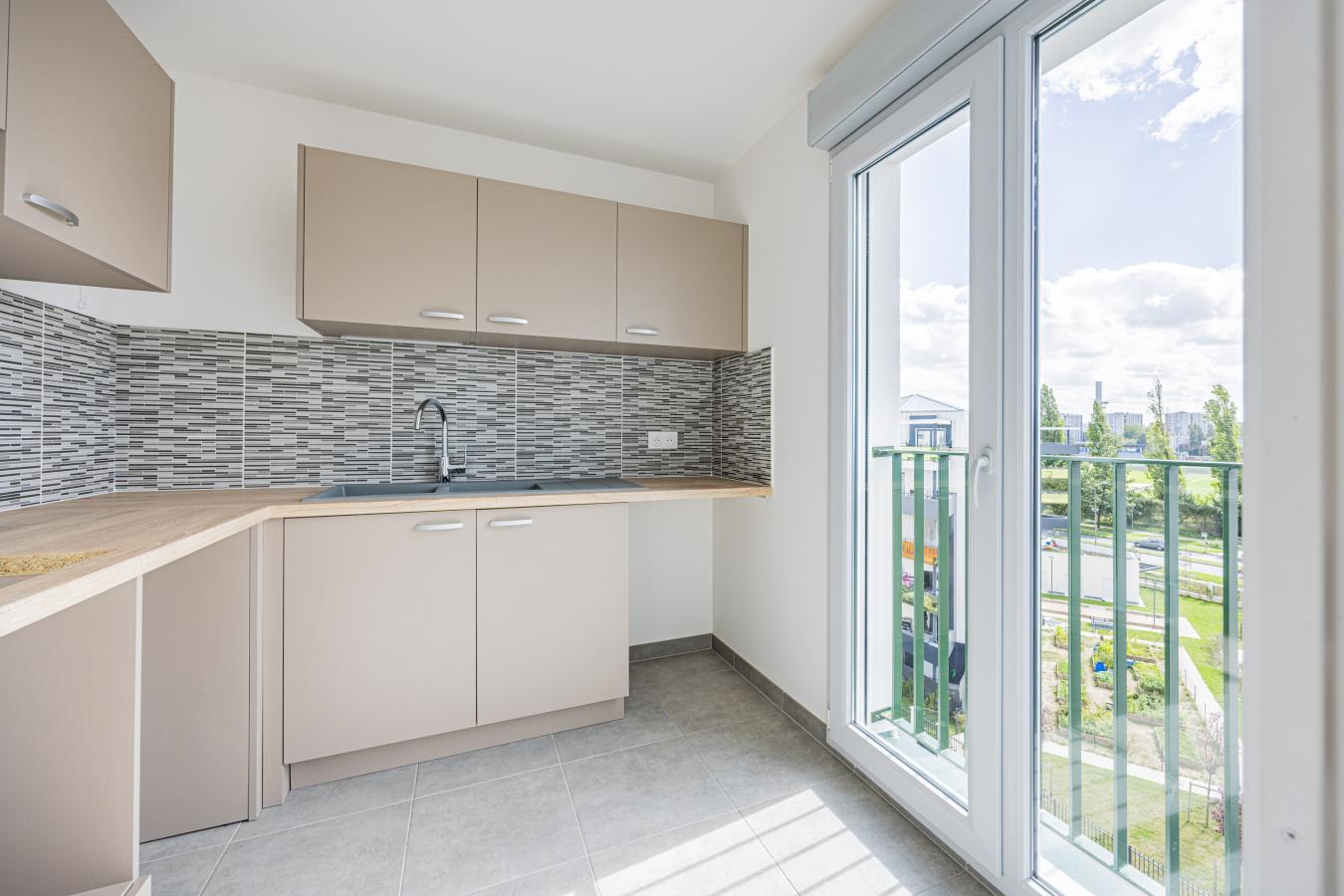 
																																							4 pièces - 
																																						5ème étage - 88m² - 1 519,16 € - Photo #3