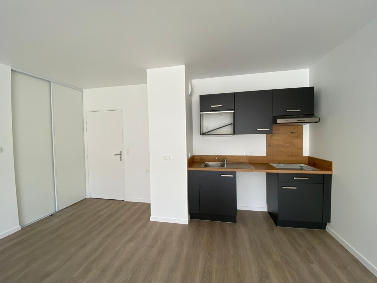 
																			2 pièces - 
																		RDC - 53m² - 784,13 € - Photo #3