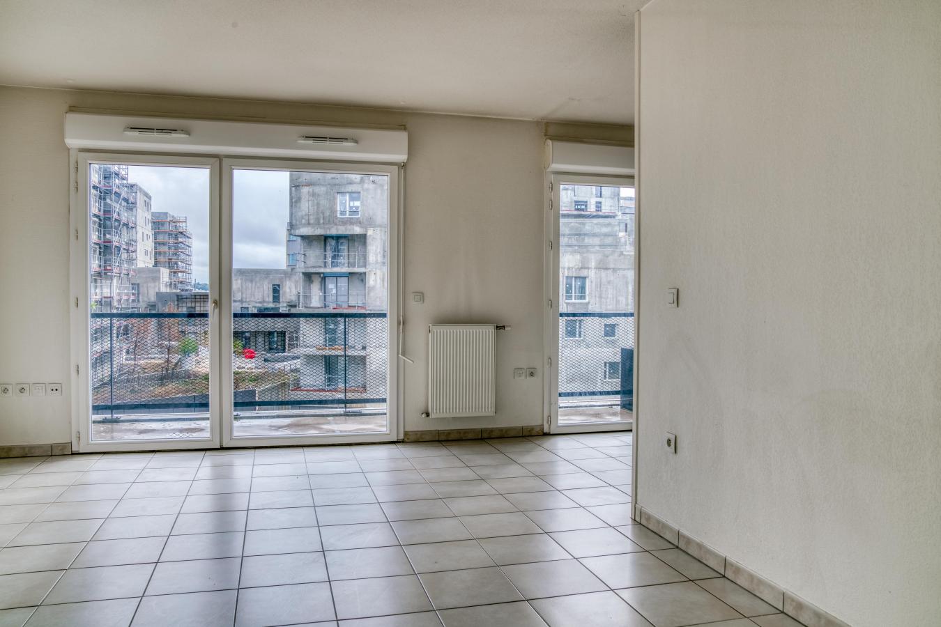 
																																							4 pièces - 
																																						5ème étage - 90m² - 297 000 € - Photo #1