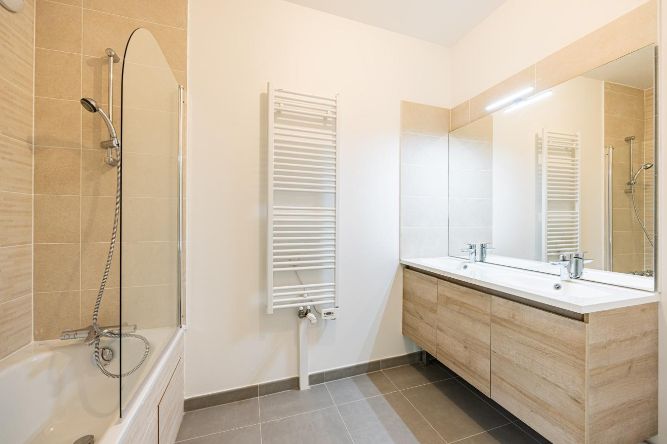 
																																							5 pièces - 
																																						5ème étage - 109m² - 2 808,42 € - Photo #4