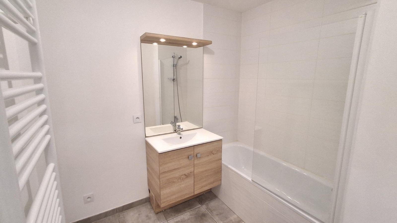 
																																							3 pièces - 
																																						1er étage - 62m² - 848,13 € - Photo #4