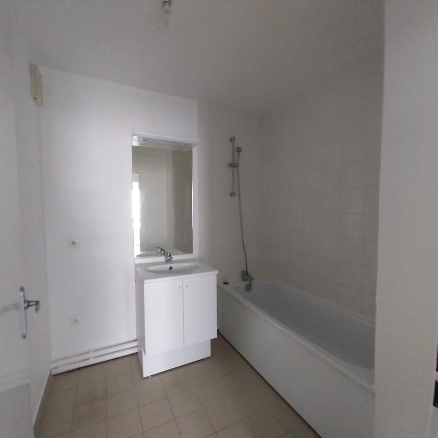 3 pièces - 2ème étage - 69m² - 161 000 € - Photo #6
