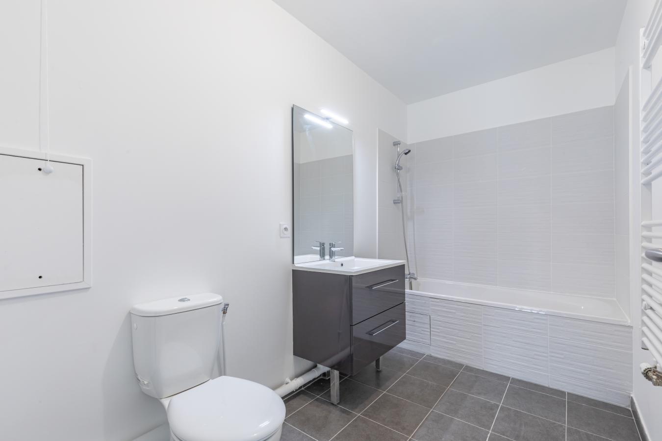
																																							4 pièces - 
																																						5ème étage - 82m² - 1 615,35 € - Photo #4