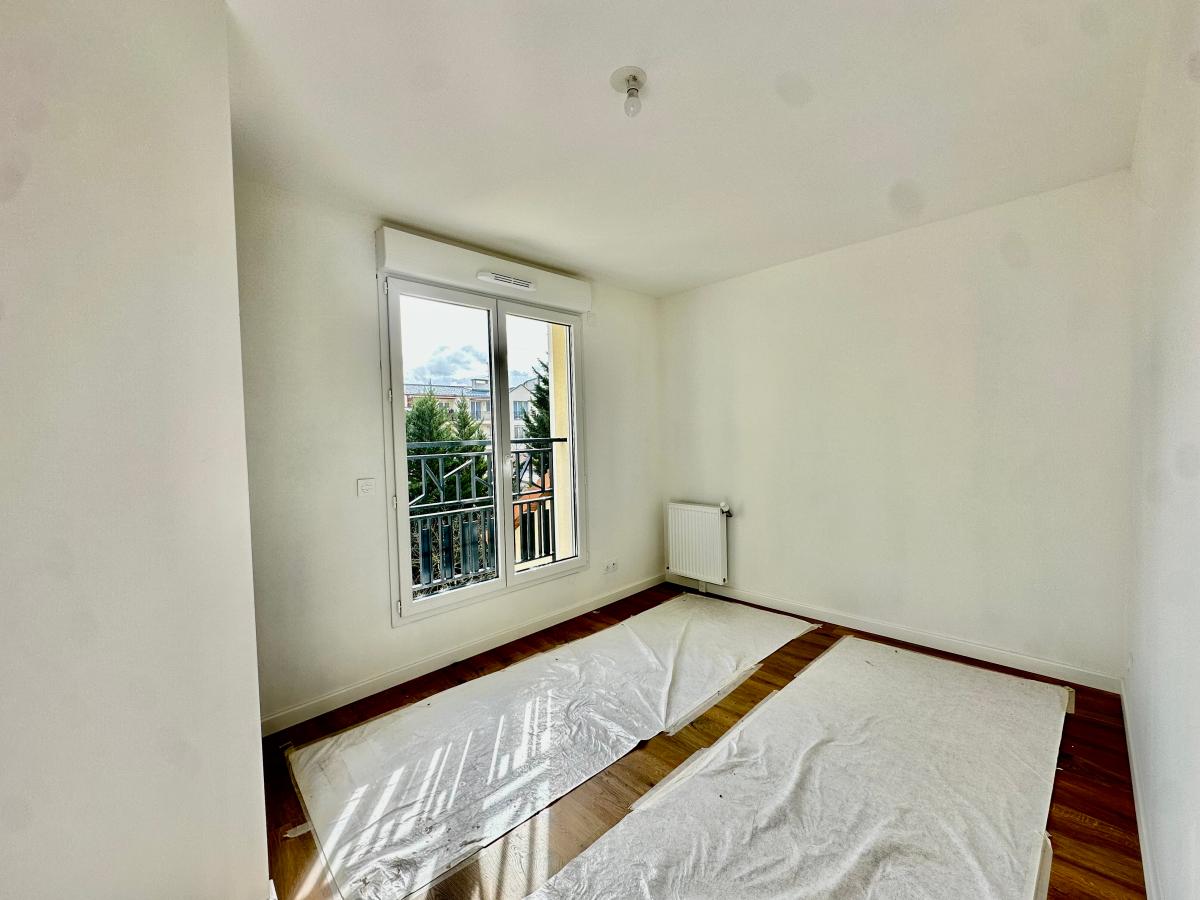 
																			4 pièces - 
																		1er étage - 79m² - 1 550,40 € - Photo #5