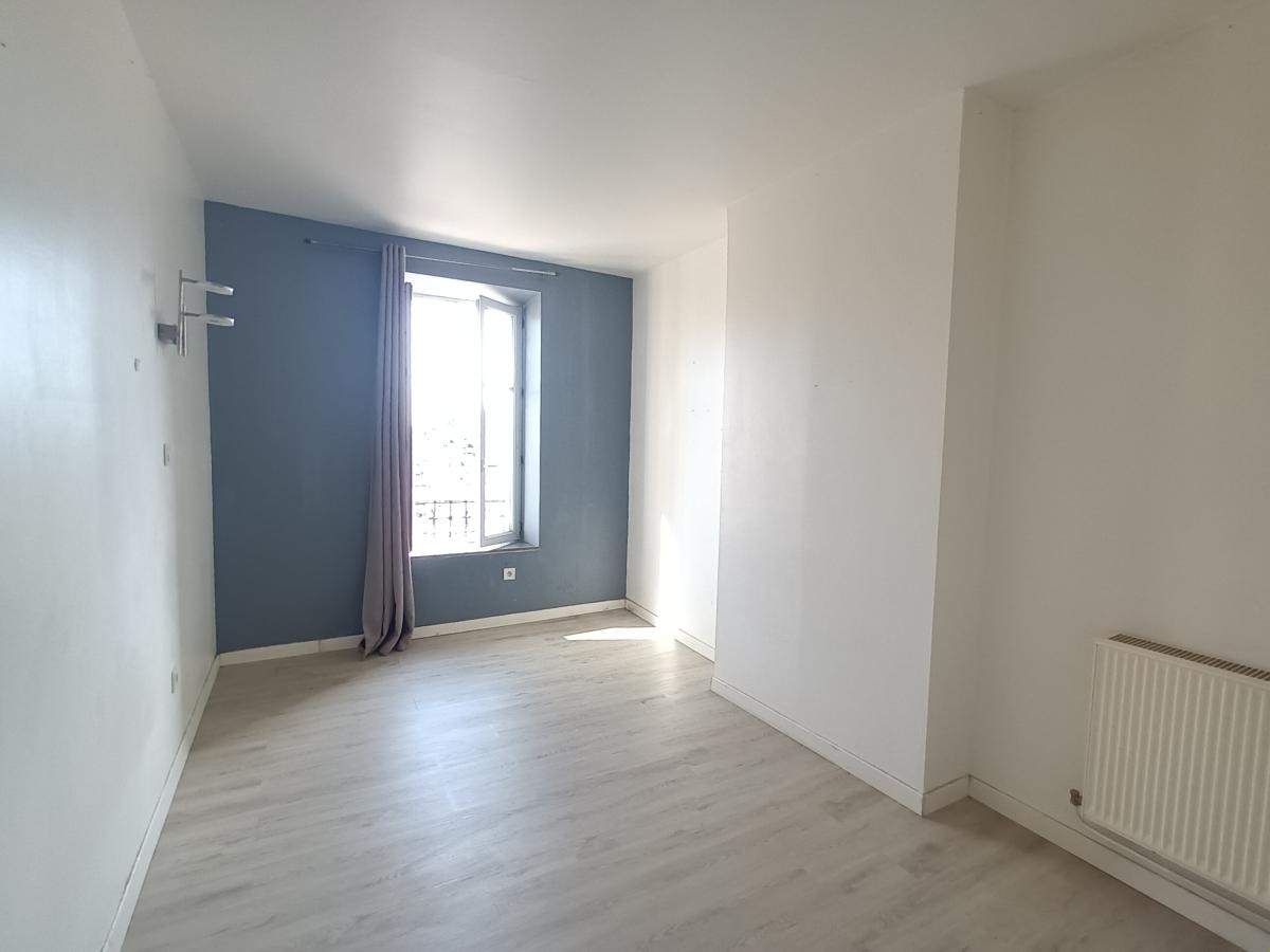 2 pièces - 3ème étage - 46m² - 567,64 € - Photo #2