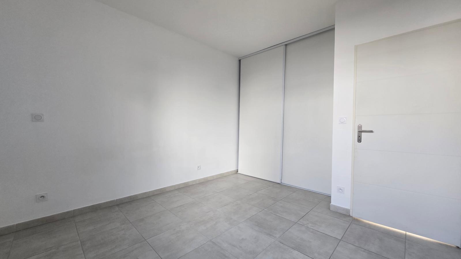 
																																							3 pièces - 
																																						RDC - 66m² - 1 139,32 € - Photo #5