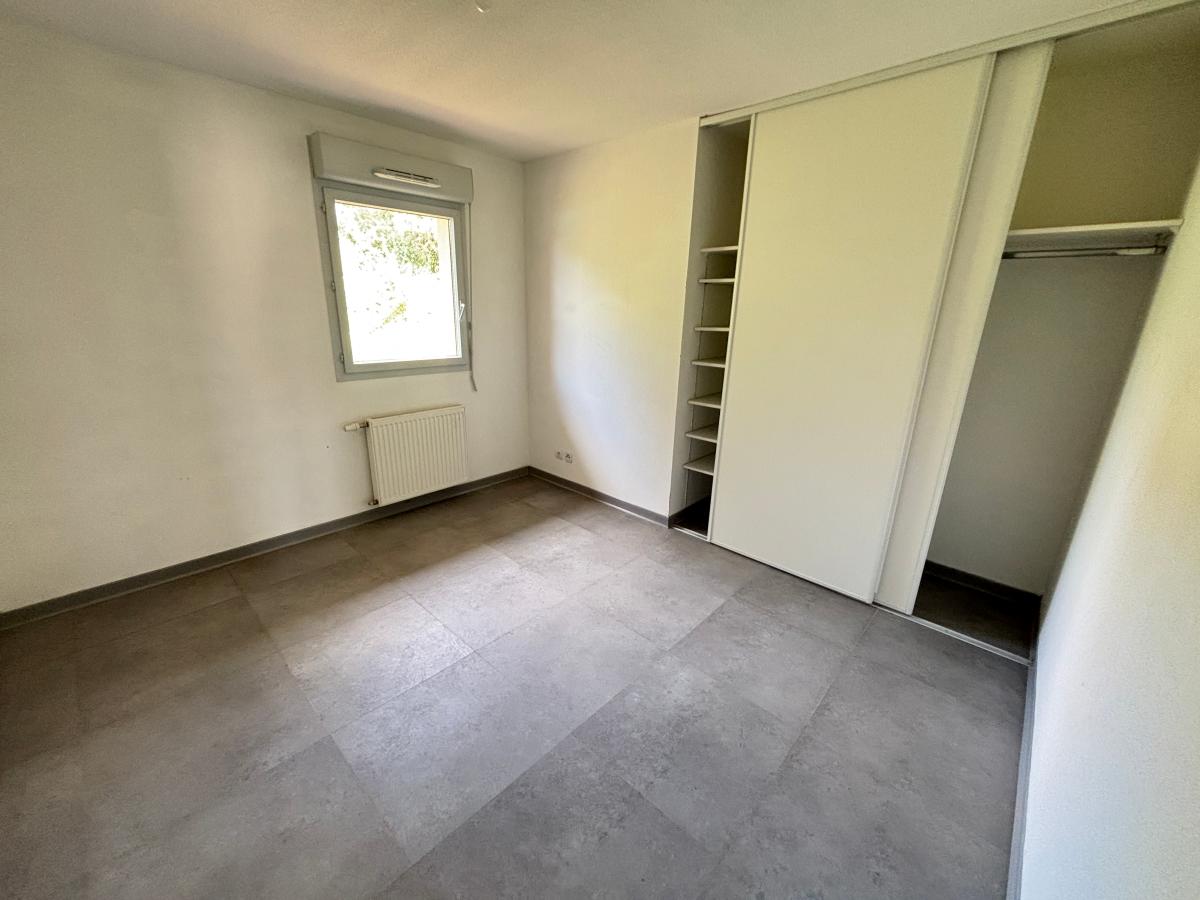 
																																							4 pièces - 
																																						RDC - 84m² - 1 067,11 € - Photo #6