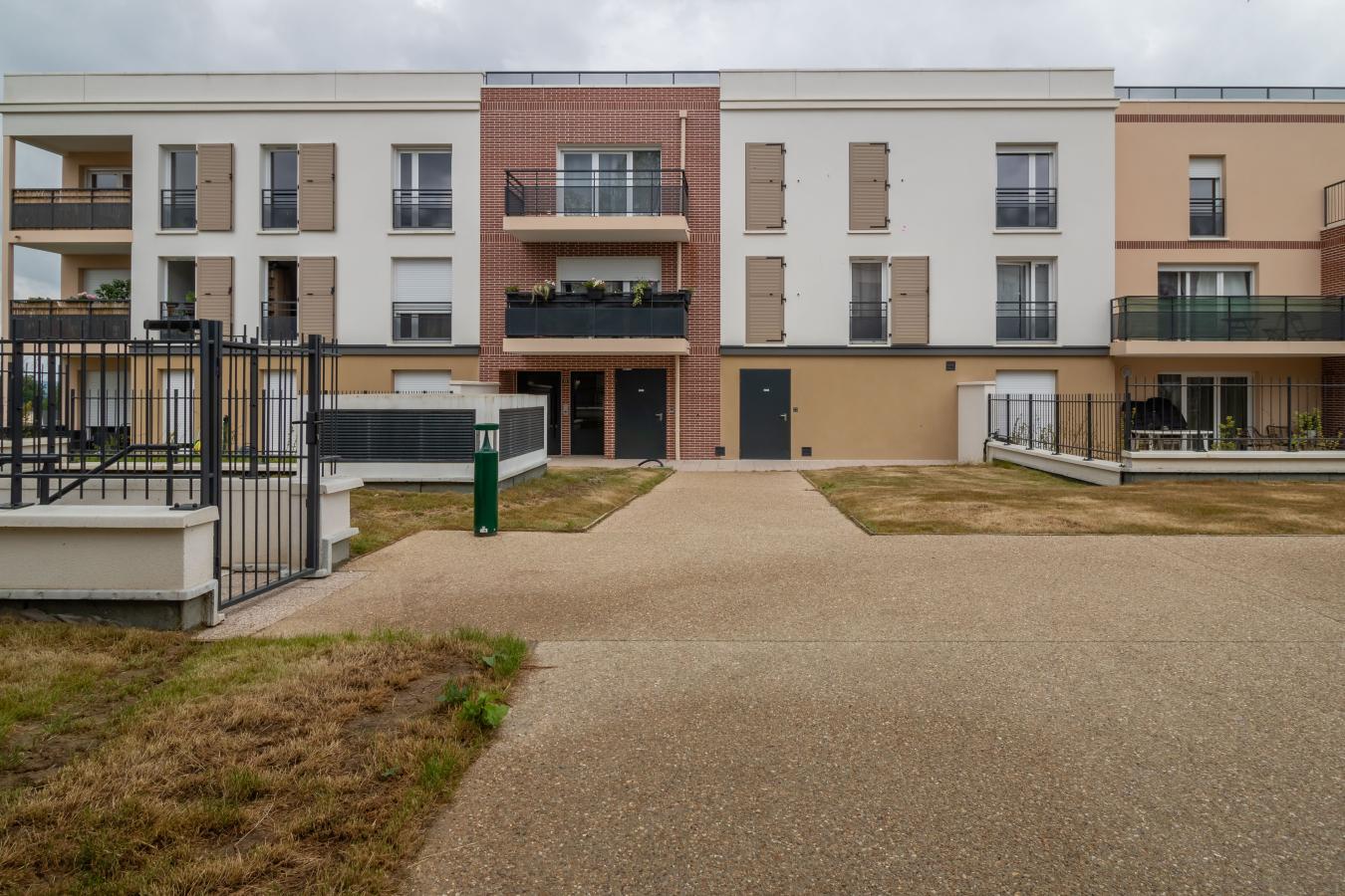 
																			4 pièces - 
																		2ème étage - 85m² - 1 244,01 € - Photo #6