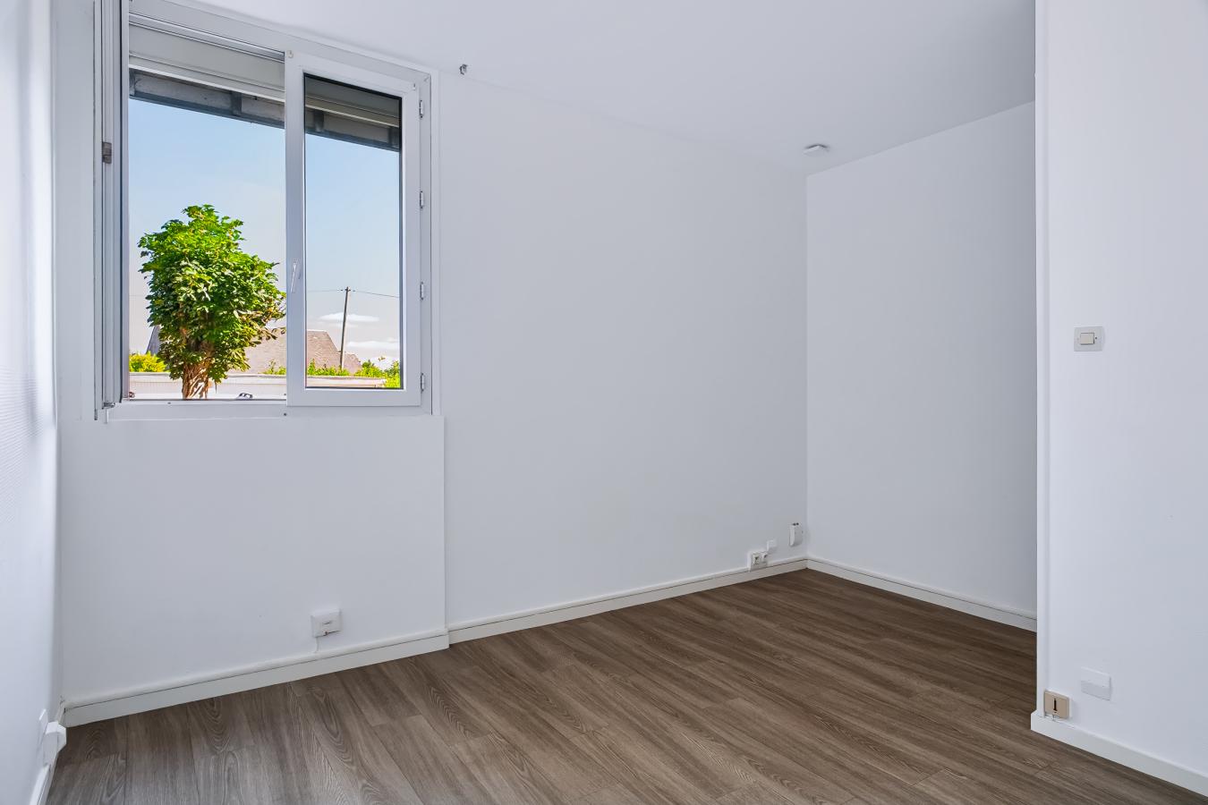 
																																							1 pièce - 
																																						RDC - 29m² - 50 000 € - Photo #1