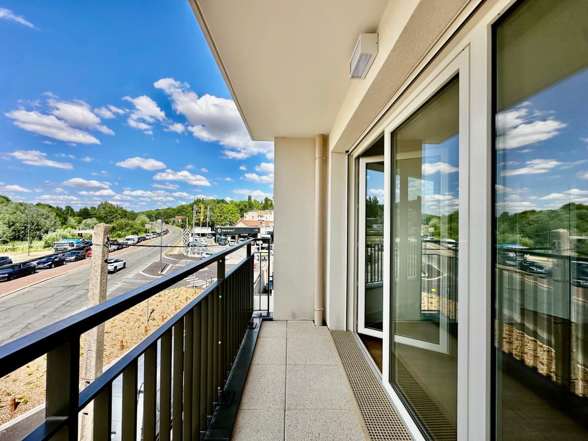 3 pièces - 1er étage - 65m² - 1 134,20 € - Photo #0