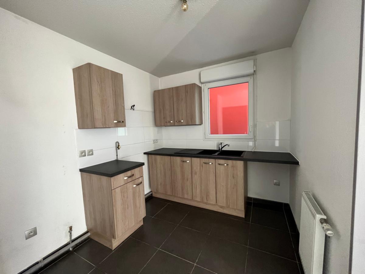 
																																							3 pièces - 
																																						2ème étage - 65m² - 1 018,50 € - Photo #3