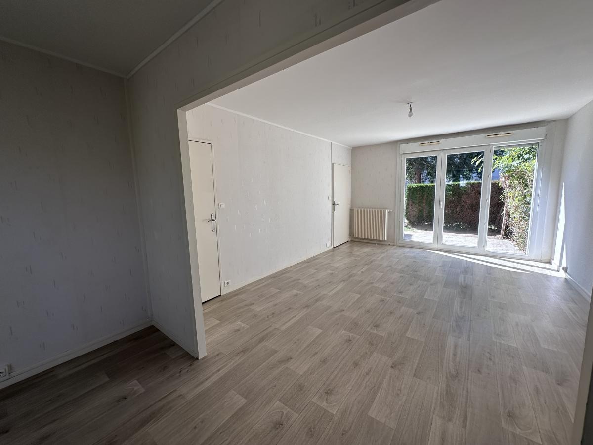 5 pièces - RDC - 107m² - 869,53 € - Photo #1