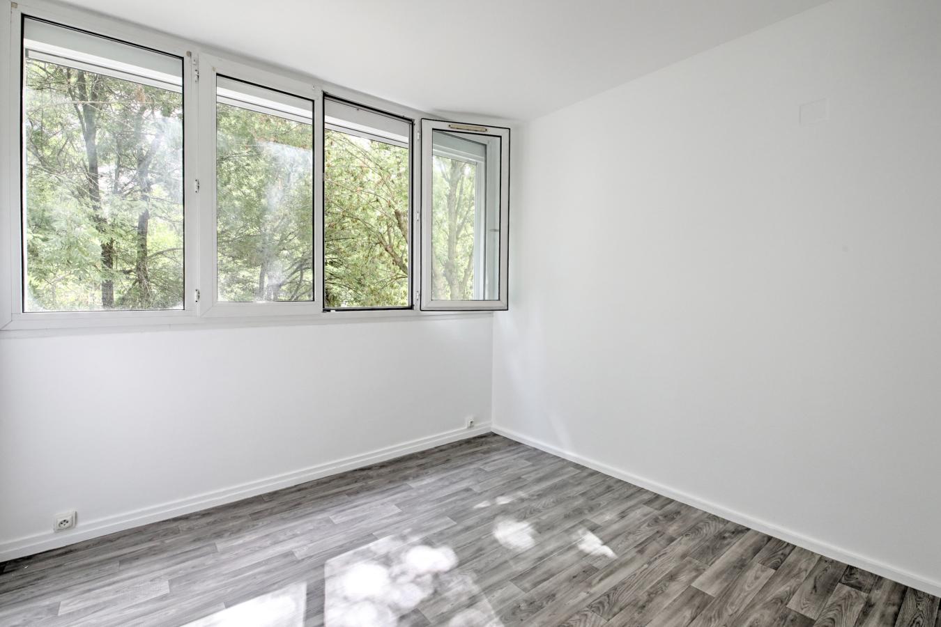 5 pièces - 4ème étage - 74m² - 1 399,55 € - Photo #4