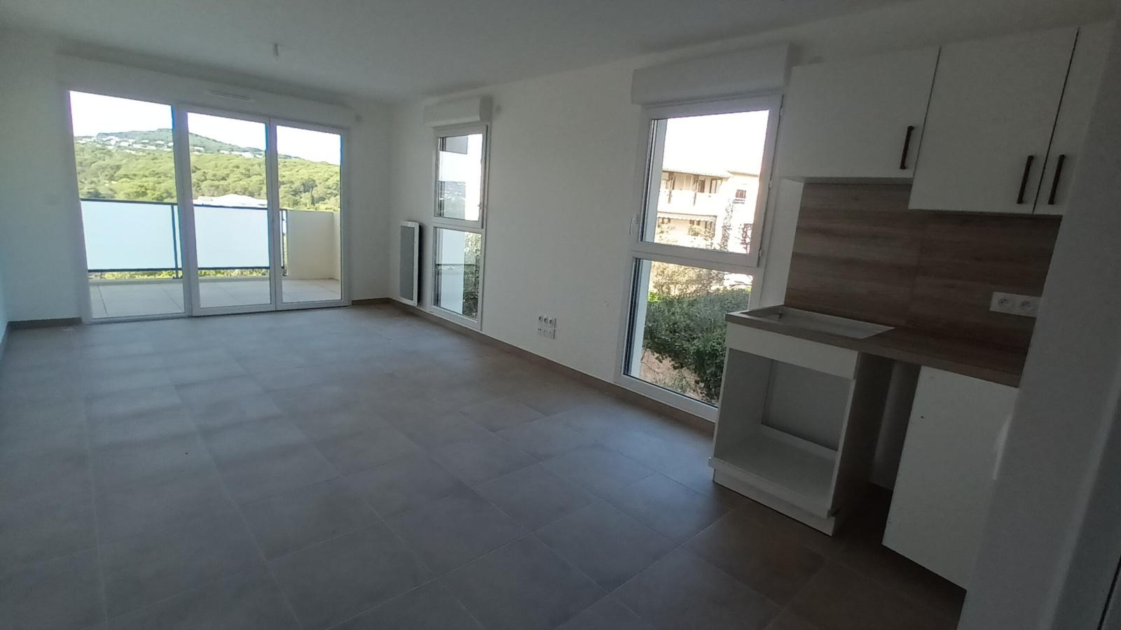 
																																							3 pièces - 
																																						1er étage - 66m² - 1 187,74 € - Photo #2