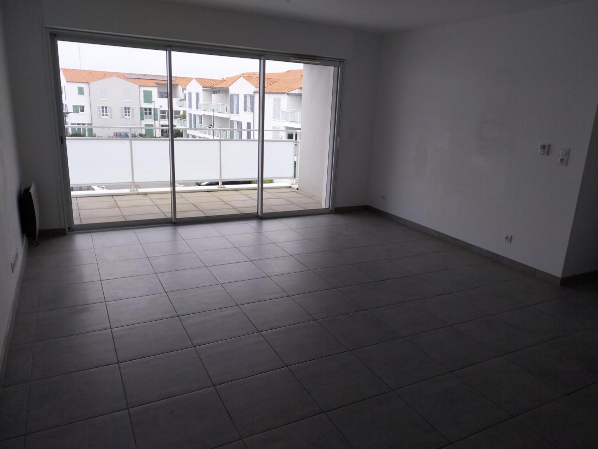 
																			4 pièces - 
																		2ème étage - 92m² - 1 044,55 € - Photo #3