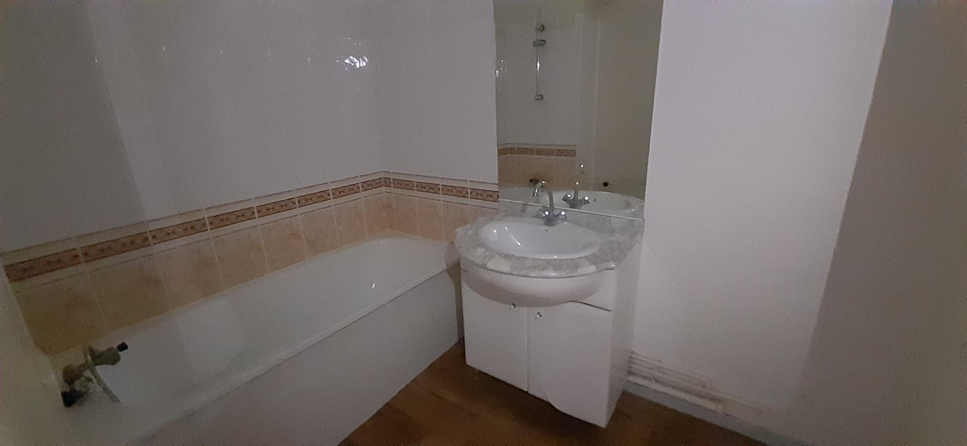 
																																							5 pièces - 
																																						RDC - 91m² - 1 002,33 € - Photo #2