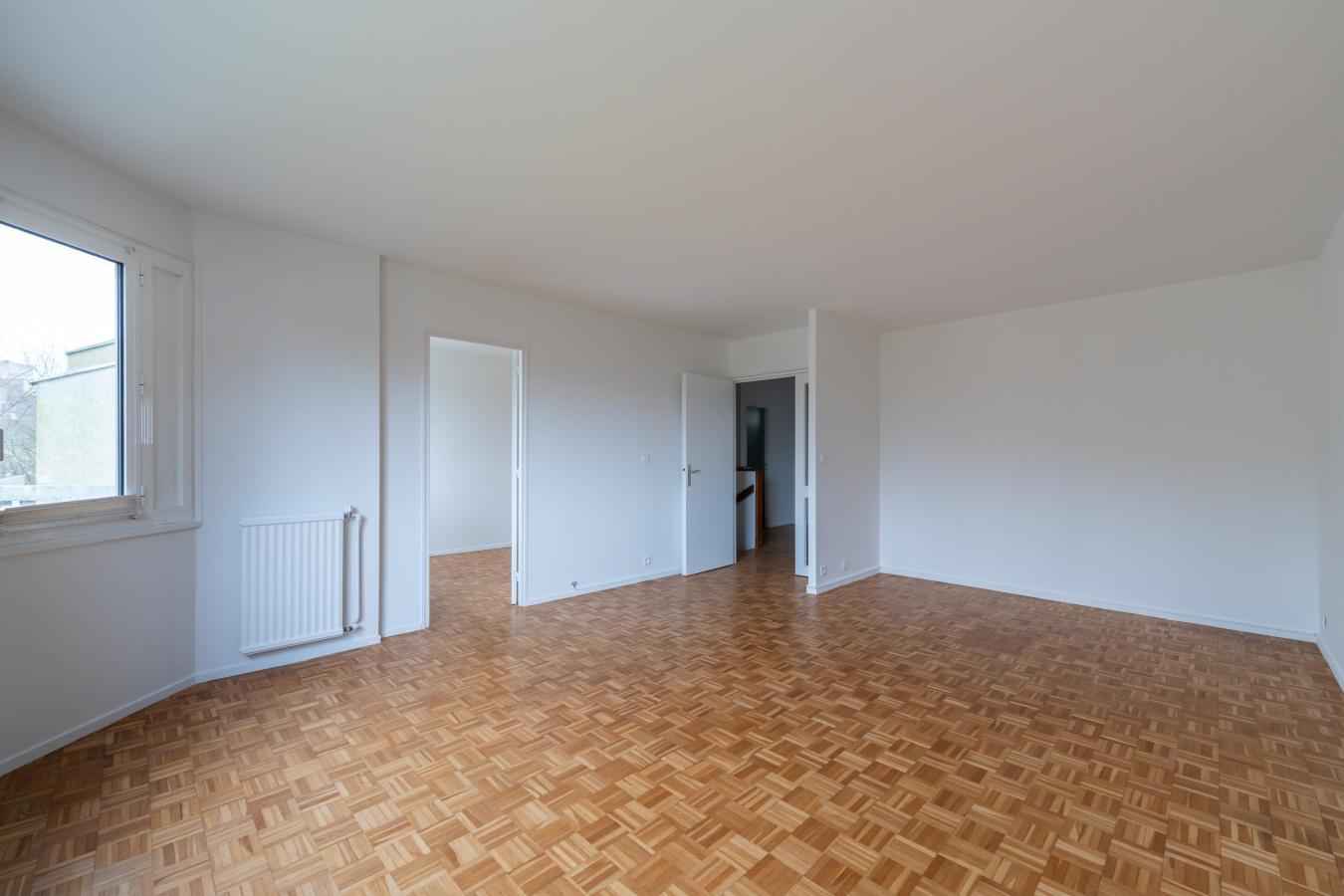 
																																							3 pièces - 
																																						1er étage - 78m² - 1 324,22 € - Photo #2