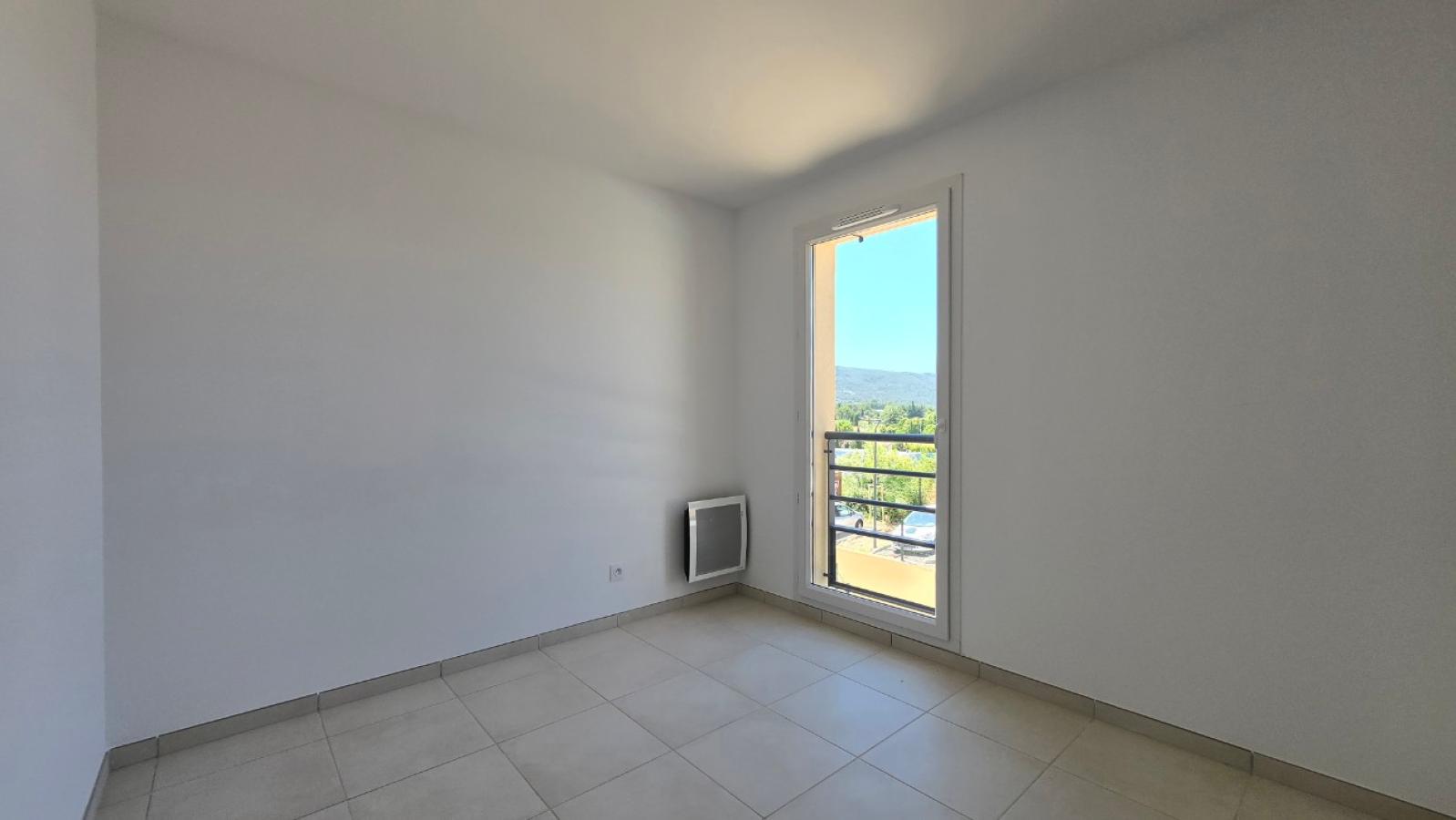 
																																							3 pièces - 
																																						1er étage - 60m² - 865,39 € - Photo #5