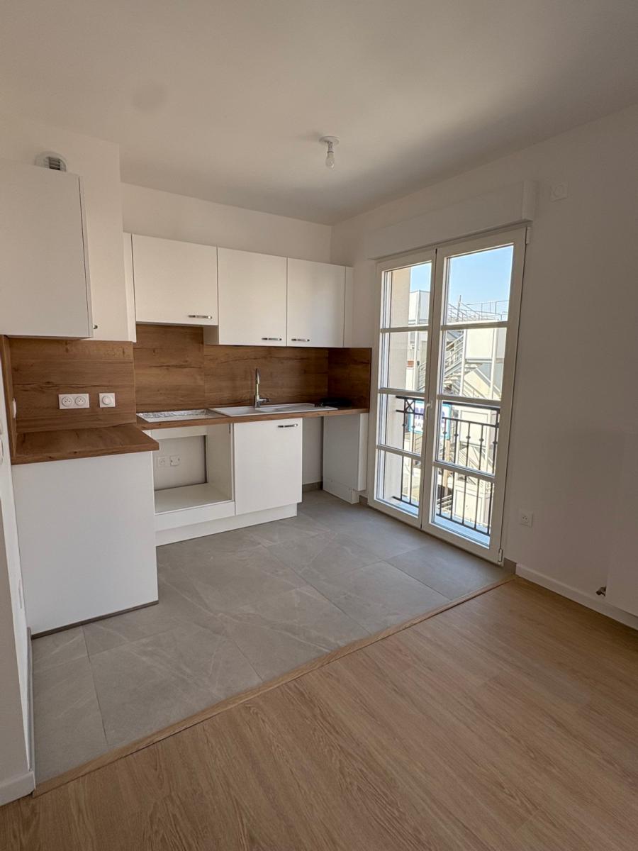 
																																							3 pièces - 
																																						5ème étage - 60m² - 1 280,90 € - Photo #3