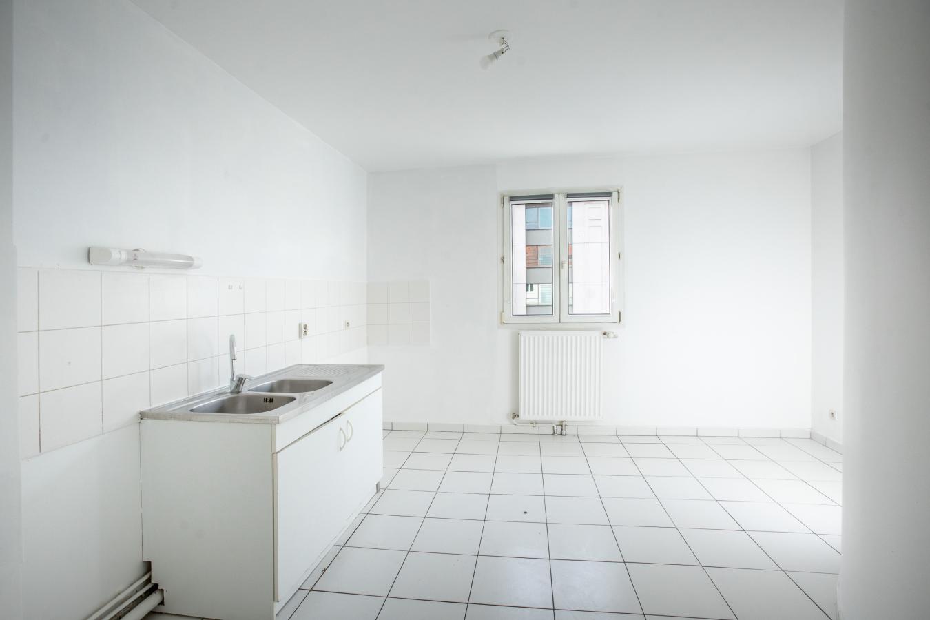 
																																							6 pièces - 
																																						1er étage - 107m² - 1 835,97 € - Photo #2