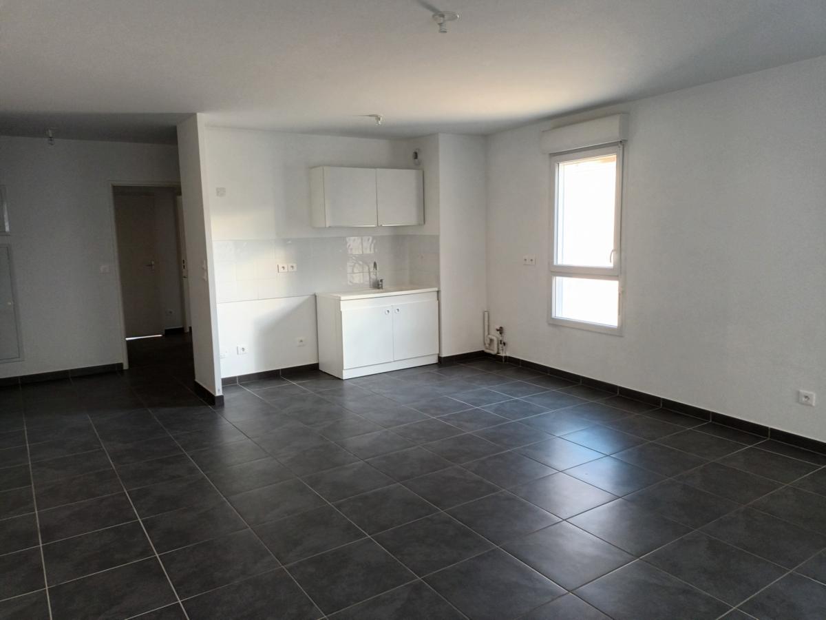
																			3 pièces - 
																		4ème étage - 74m² - 1 200,40 € - Photo #2