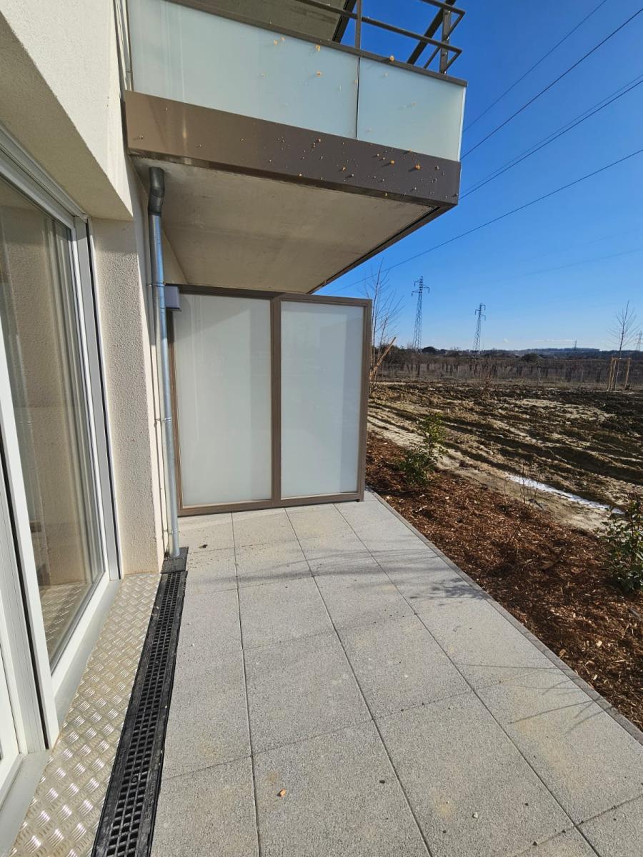 
																			3 pièces - 
																		RDC - 64m² - 878,75 € - Photo #5