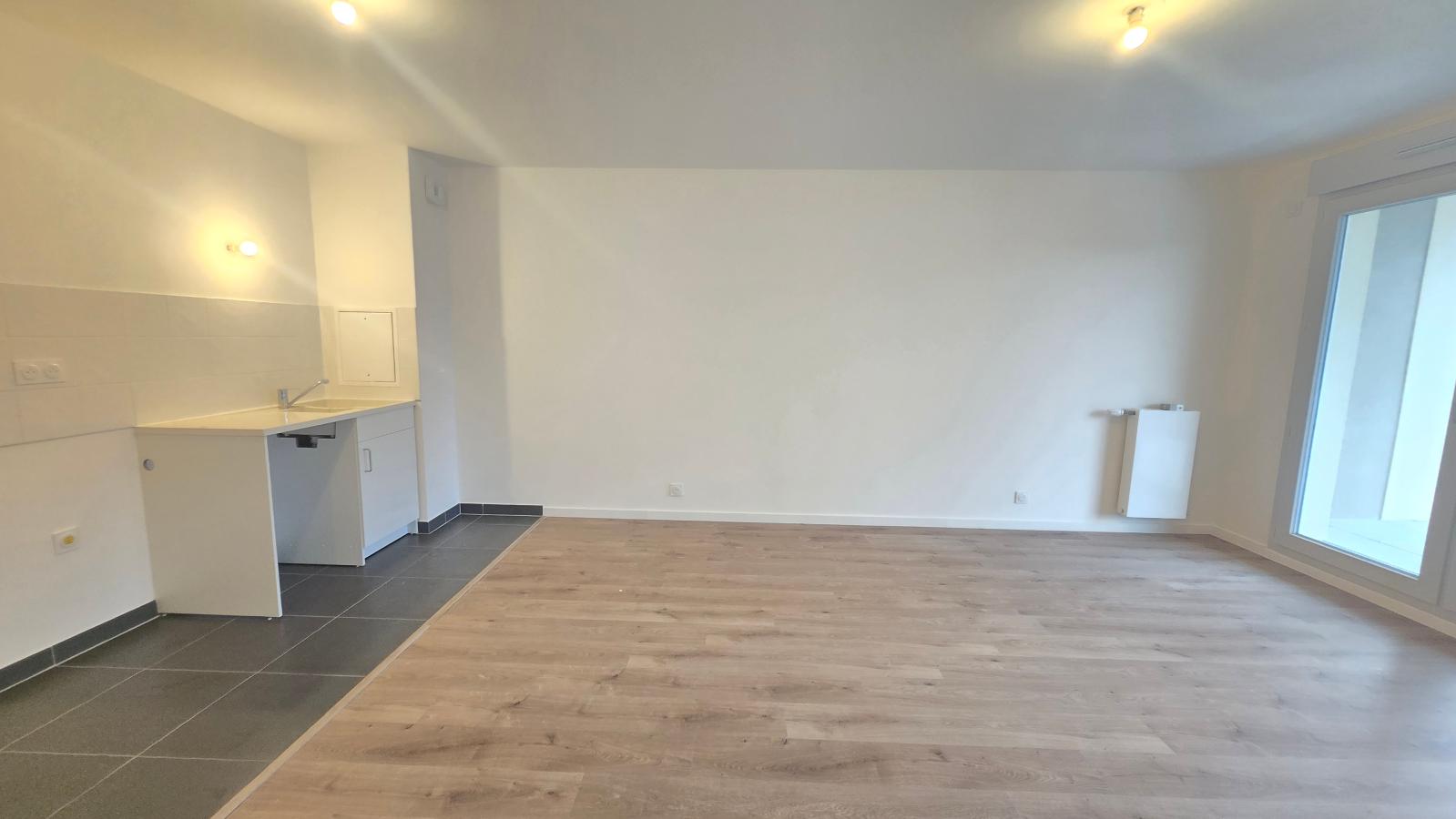 
																																							3 pièces - 
																																						3ème étage - 69m² - 1 189,84 € - Photo #1