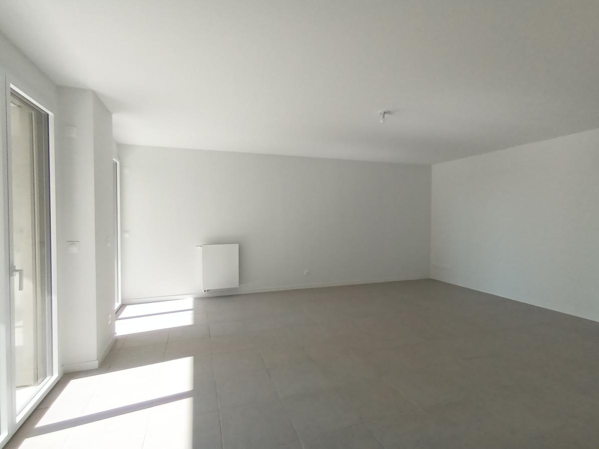 
																																							4 pièces - 
																																						9ème étage - 88m² - 1 146,56 € - Photo #1