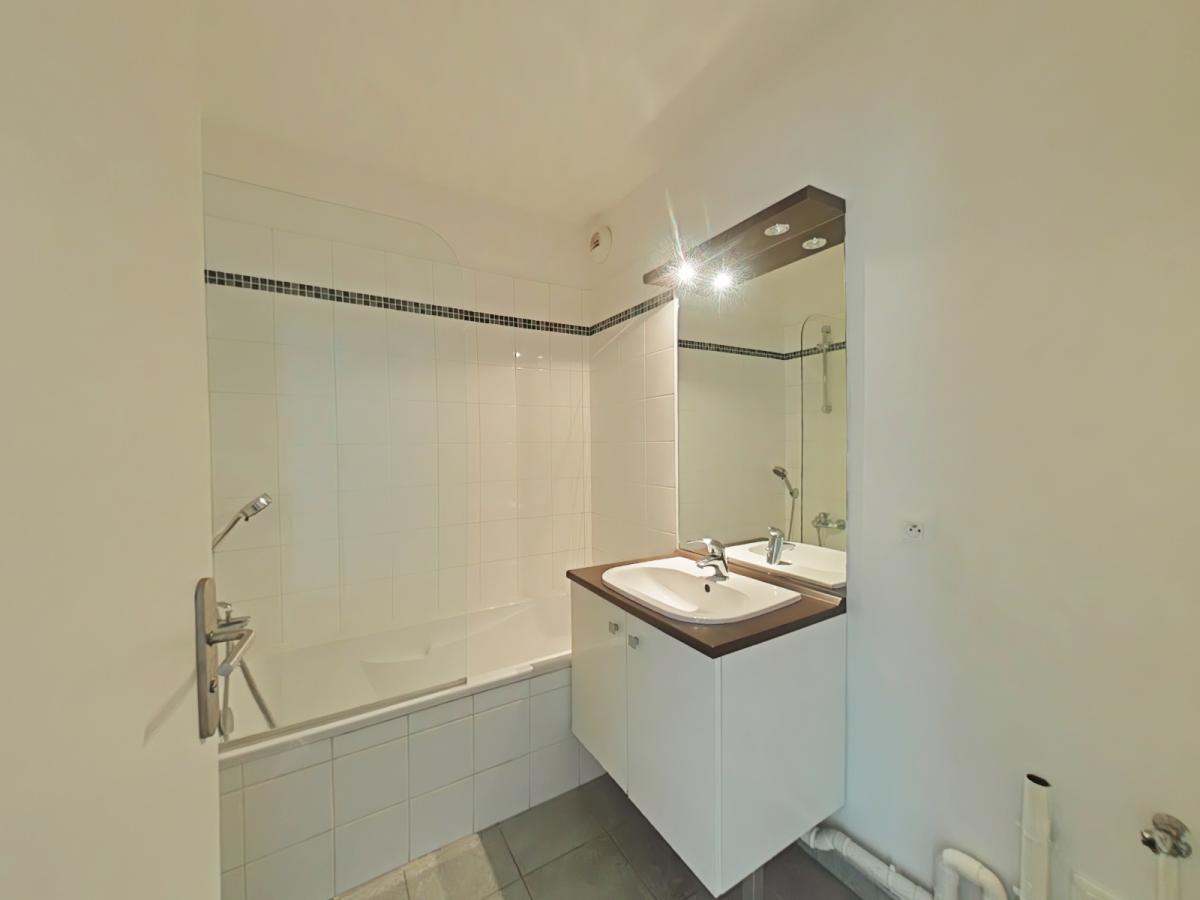 
																			4 pièces - 
																		7ème étage - 87m² - 1 365,25 € - Photo #5
