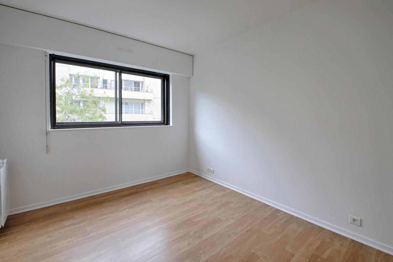 
																																							3 pièces - 
																																						5ème étage - 78m² - 2 556,35 € - Photo #2