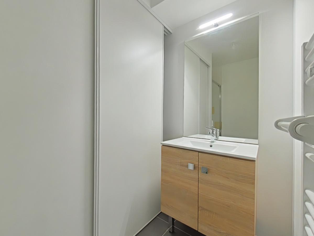 
																																							3 pièces - 
																																						1er étage - 70m² - 856,07 € - Photo #2